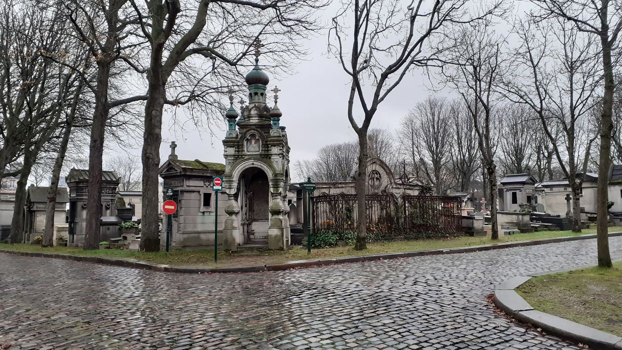 vue générale du monument dans son environnement