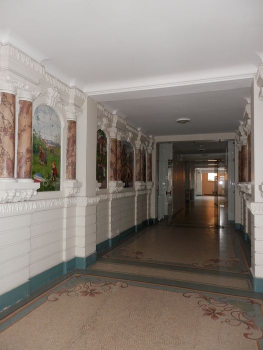 couloir d’accès aux anciens «  Bains Damrémont »