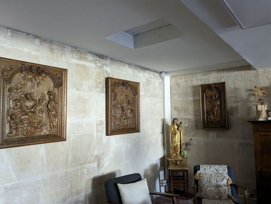 bas-reliefs : panneaux historiés
