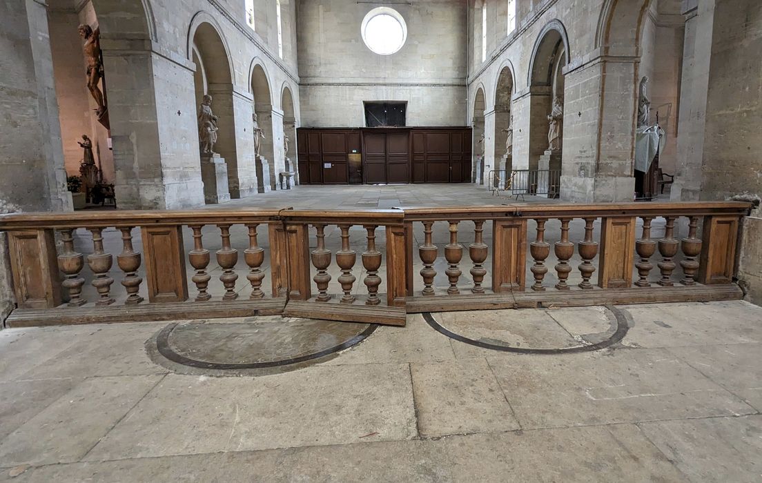 clôture de choeur (table de communion)