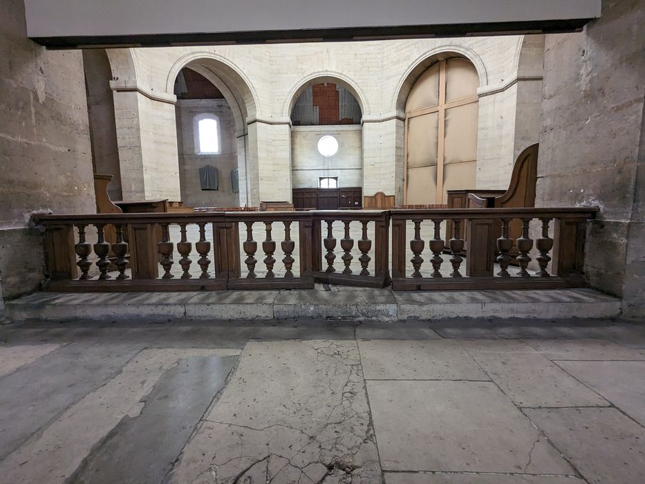 clôture de choeur (table de communion)