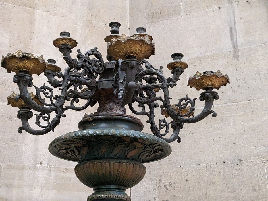 chandelier (girandole à treize bras de lumière)