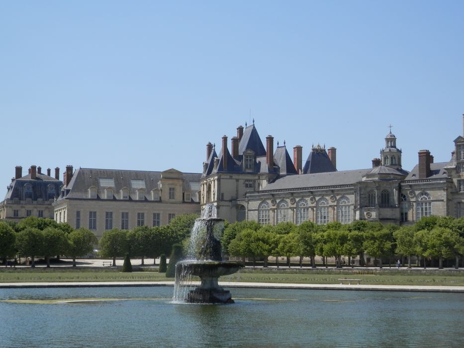 jardin, vue de la Porte Dorée et des grands Appartements depuis le grand parterre