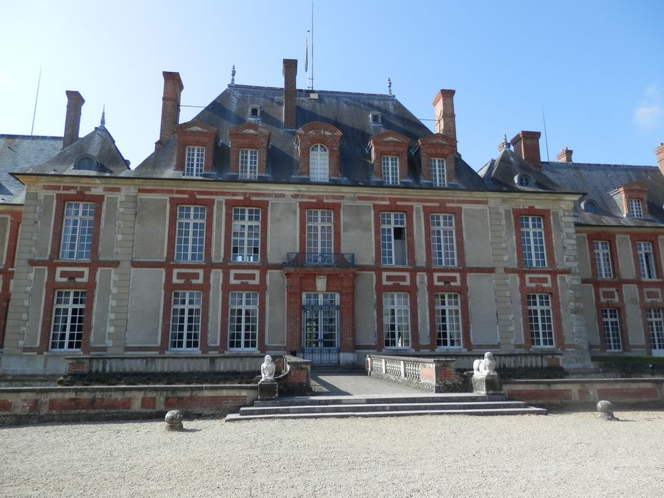 façade sur jardin (façade nord) du château