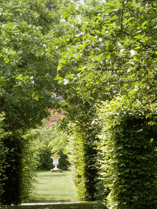 jardin des princes, perspective à travers les chambres de verdure