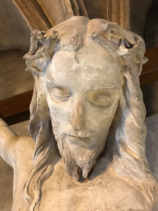 sculpture : Christ en croix, détail - © Ministère de la Culture (France), Direction Régionale des Affaires Culturelles d'Île-de-France – Tous droits réservés 