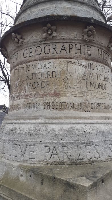 détail de l’assise circulaire 