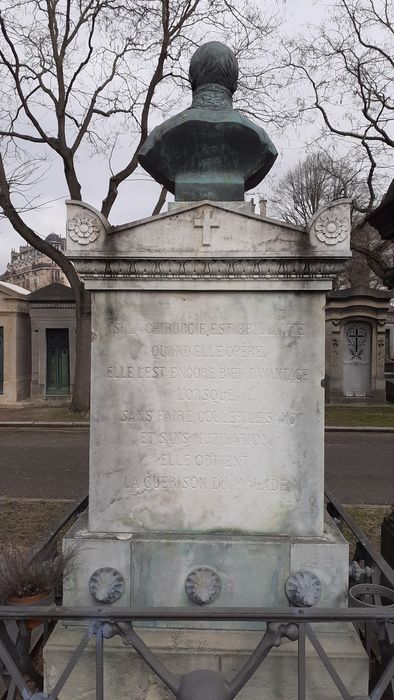 vue générale du tombeau