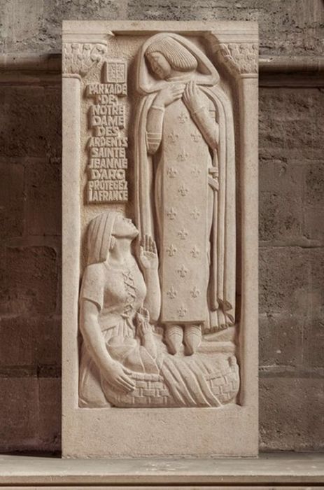 bas-relief : Le miracle de Jeanne d’Arc - © Ministère de la Culture (France), Direction Régionale des Affaires Culturelles d'Île-de-France – Tous droits réservés 