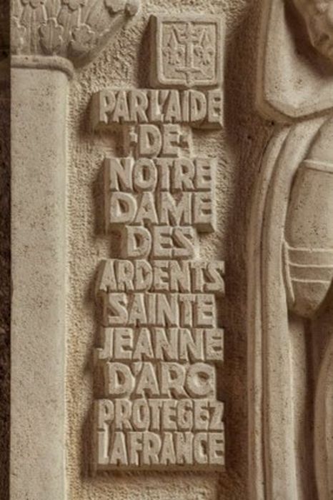 bas-relief : Le miracle de Jeanne d’Arc, détail - © Ministère de la Culture (France), Direction Régionale des Affaires Culturelles d'Île-de-France – Tous droits réservés 