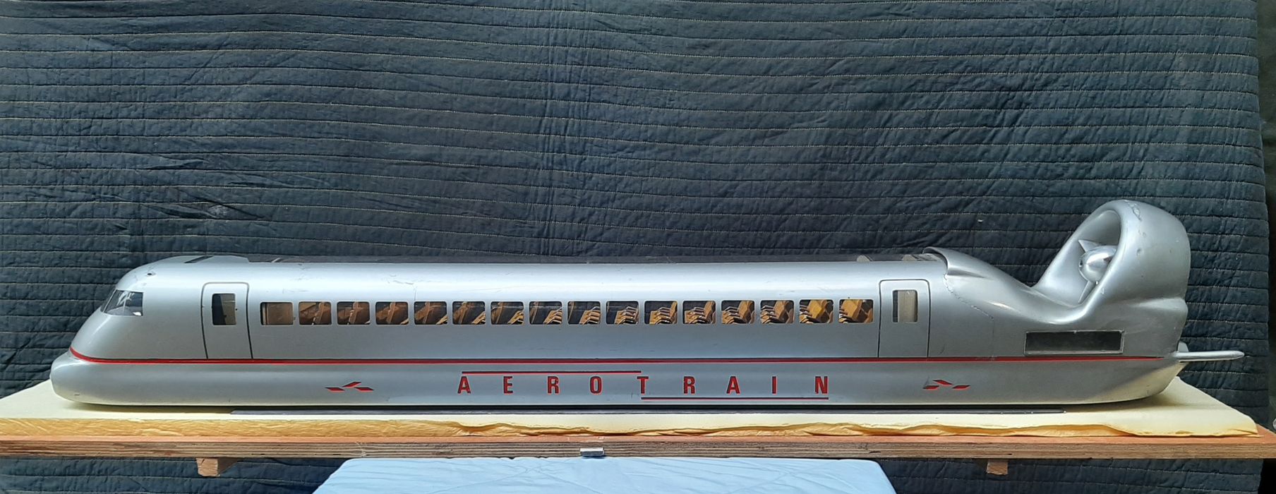 maquette : aérotrain I80 HC (2), vue arrière - © Ministère de la Culture (France), Direction Régionale des Affaires Culturelles d'Île-de-France – Tous droits réservés 