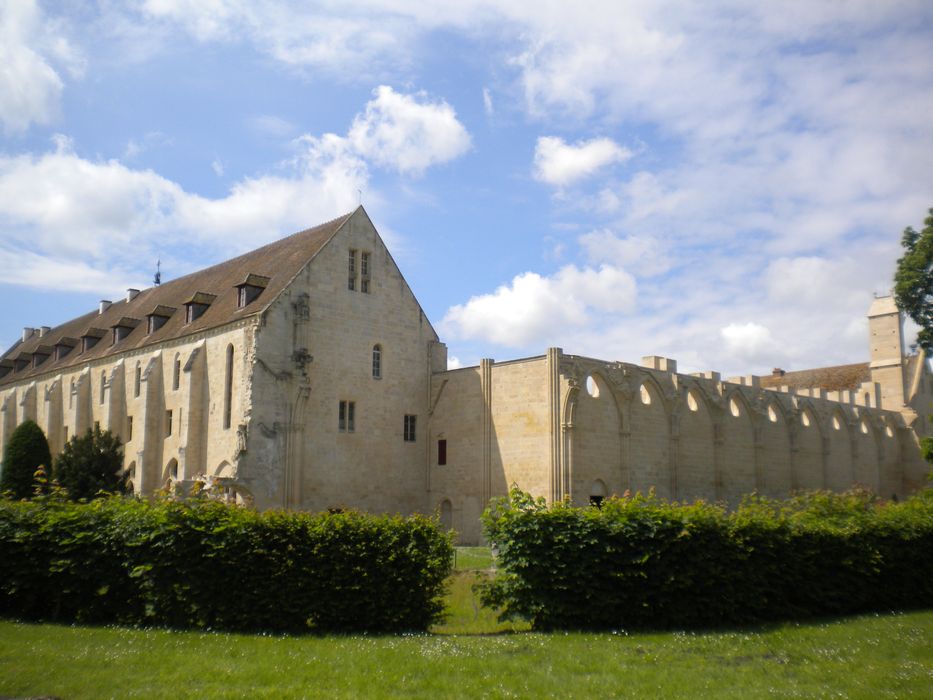 Vue générale des bâtiments conventuels depuis le potager