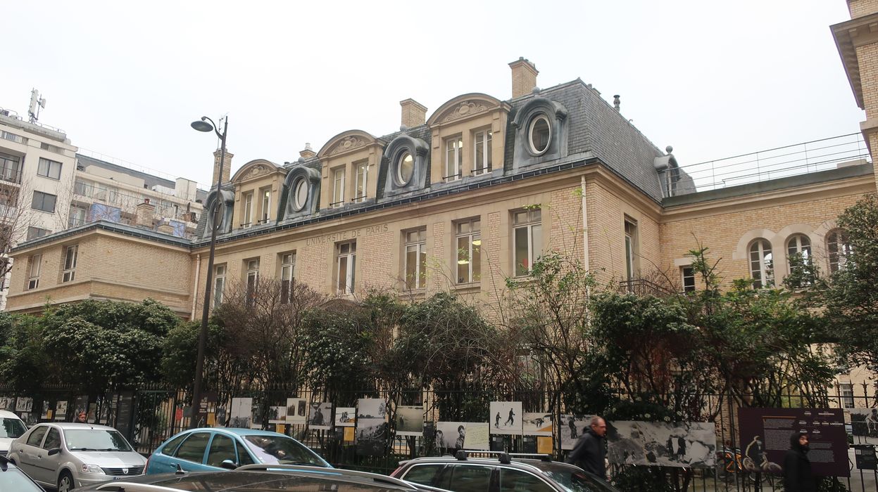 façade du pavillon Curie sur la rue Pierre-et-Marie-Curie