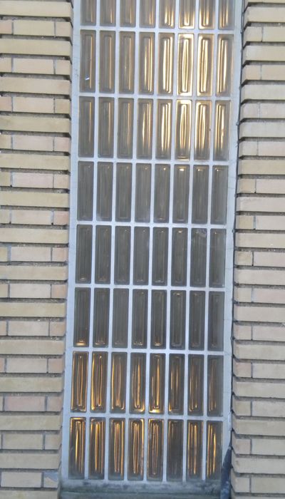 beffroi, détail des briques de verre