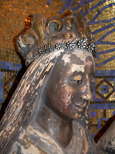 Visage de la Vierge de trois-quarts. - © Monuments historiques