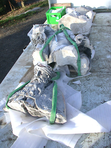 Dépose (Charpentier P.M. ; atelier Giordani, 2002).