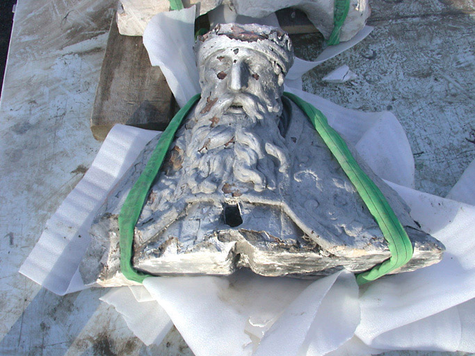 Dépose : Dieu le Père (Charpentier P.M. ; atelier Giordani, 2002).