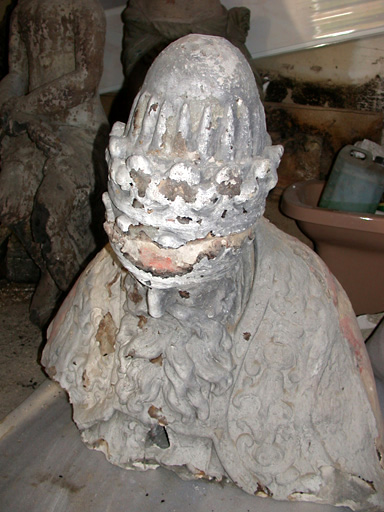 Eléments du groupe déposés : Dieu le Père (Charpentier P.M. ; atelier Giordani, 2002).