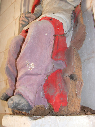 Partie inférieure de profil, avant restauration. - © Monuments historiques