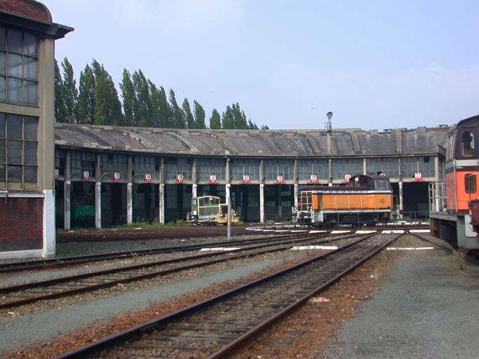 Vue extérieure : partie centrale : vue générale.