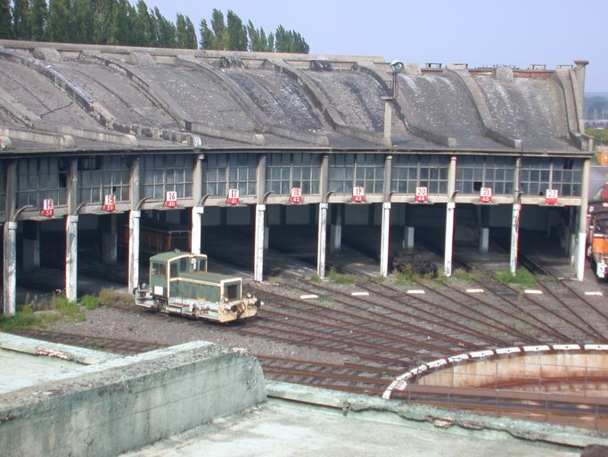 Vue extérieure : partie centrale : vue générale depuis le toit.