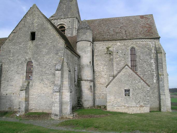 Transept et chevet, côté sud : vue extérieure.