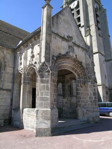 Extérieur : porche nord.