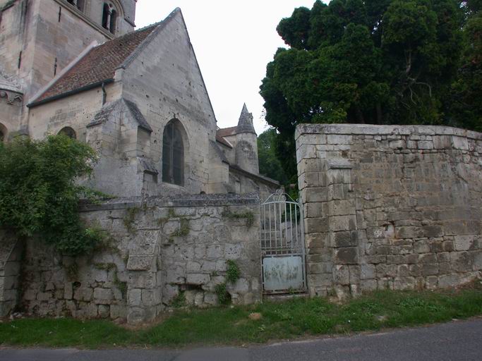 Vue extérieure du transept nord.