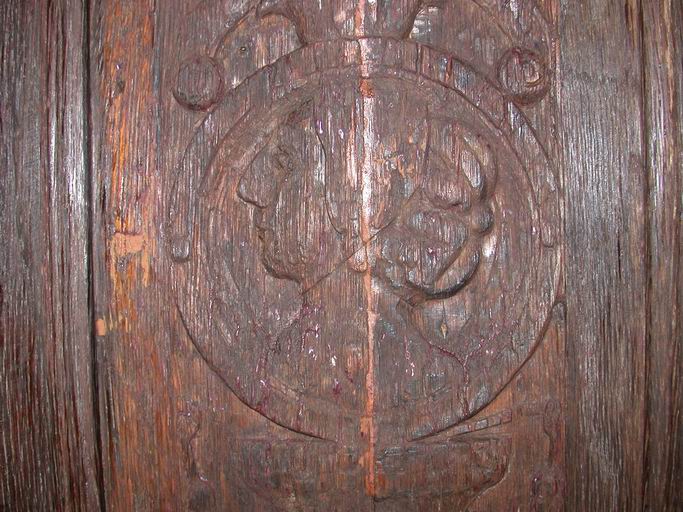 Détail d'un panneau du vantail droit (registre médian) en cours de restauration (atelier Marc Lebaillif, 2003).