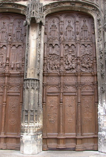 Vue générale du vantail de droite après restauration (atelier Lehuen, 2002).