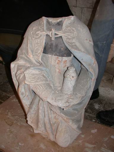 Groupe sculpté en cours de dépose (atelier Giordani, décembre 2005), détail : sainte femme.