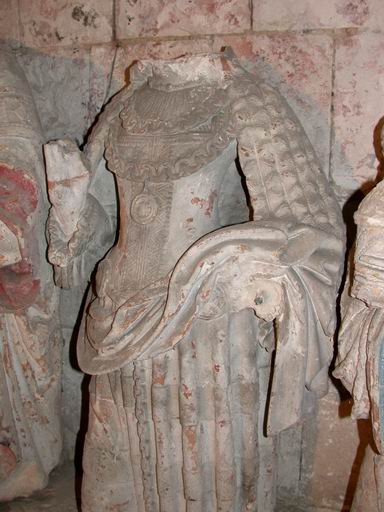 Groupe sculpté en cours de dépose (atelier Giordani, décembre 2005) : sainte femme.