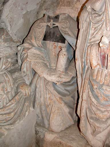 Groupe sculpté en cours de dépose (atelier Giordani, décembre 2005) : sainte femme.