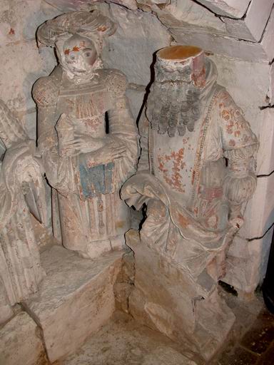 Groupe sculpté en cours de dépose (atelier Giordani, décembre 2005) : sainte femme et Nicodème.