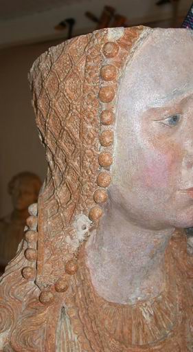 Coiffe et visage de la sainte, en cours de restauration (atelier Julie André, 2006).