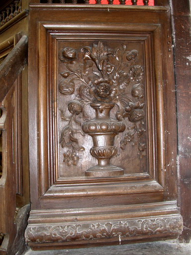 Panneau du battant de la cuve : pot à fleurs.