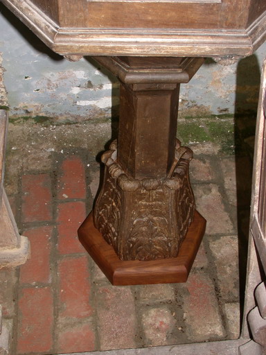 Support de la cuve, après restauration (atelier François Hallot, 2006).