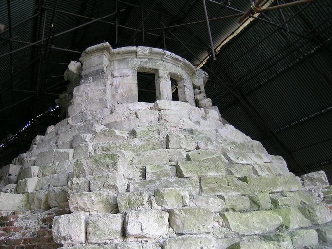 Vue du dôme, en cours de restauration.