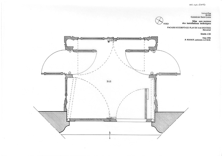 Cathédrale Saint-Louis : TRAVAUX DE MISE EN SECURITE, modification des issues : plan du sas d'entrée de la façade occidentale (état actuel)