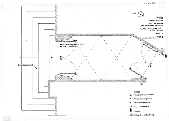 Cathédrale Saint-Louis : TRAVAUX DE MISE EN SECURITE, modification des issues : plan du sas de la petite sacristie A P S (état proposé)