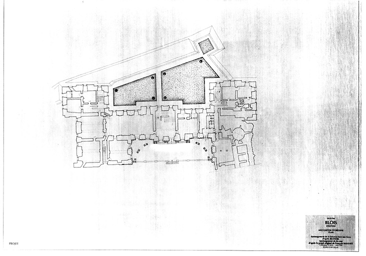 Château de Blois, aile Gaston d'Orléans : Aile Gaston d'Orléans : plan au sol, aménagement de la terrasse face au Lices d'après BLONBEL, aménagement de la cour d'après le projet de François MANSART.