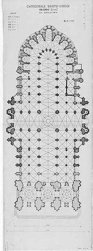 Cathédrale Sainte-Croix : plan au sol