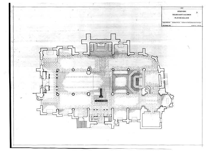 Eglise Saint-Salomon et Saint-Grégoire : Plan au sol avec dallage.