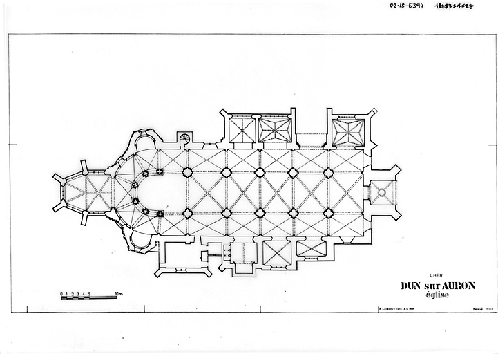 Eglise Saint-Etienne : Plan au sol, avec projection d'arcs.