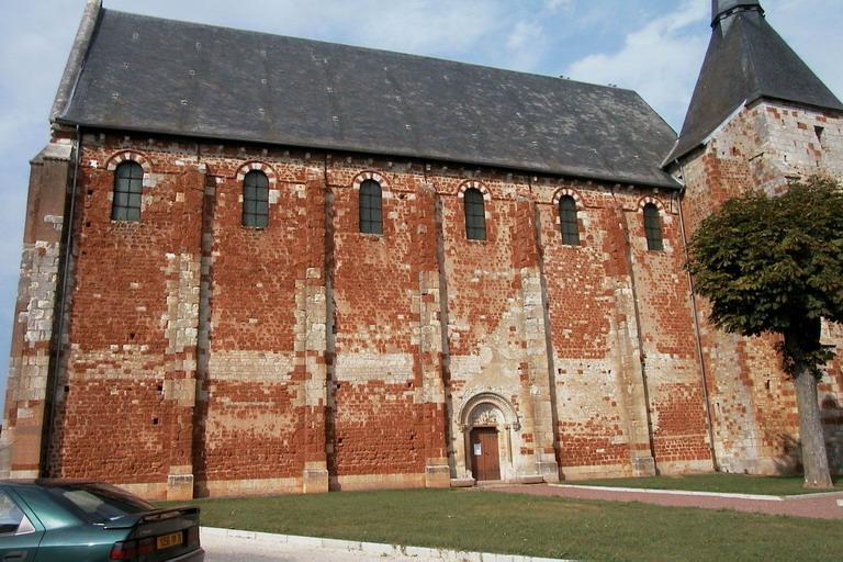 Collégiale Saint-Michel : Façade sud de la nef.