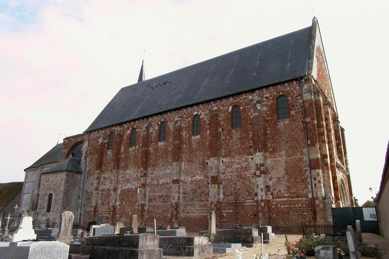 Collégiale Saint-Michel : Façade nord de la nef.