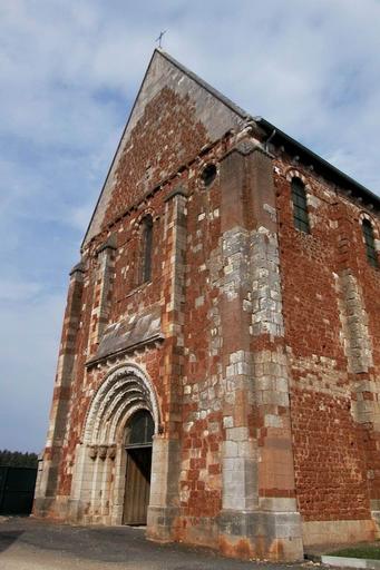 Collégiale Saint-Michel : Façade ouest.