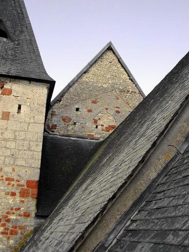 Collégiale Saint-Michel : façade est, pignon de la nef.