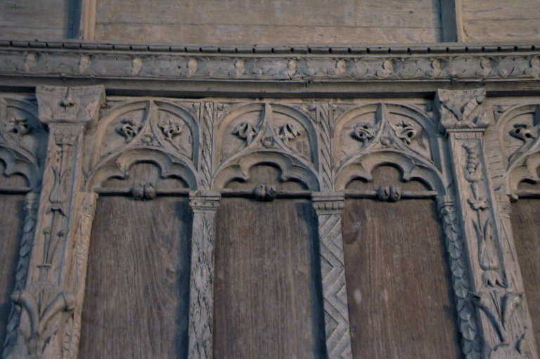 Banc du célébrant, dosseret, détail d'une travée