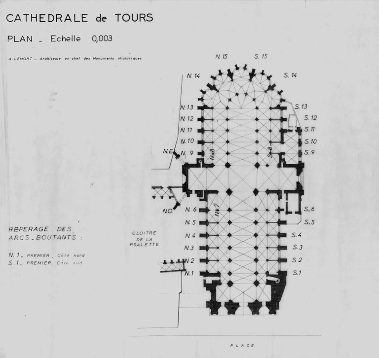 Cathédrale Saint-Gatien : Plan au sol, repérage des arcs-boutants.